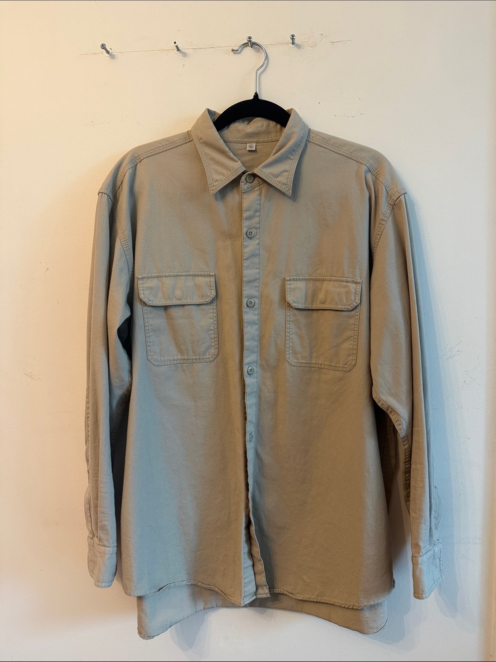 Uniqlo Men's Light Beige Button-Down Casual Shirt